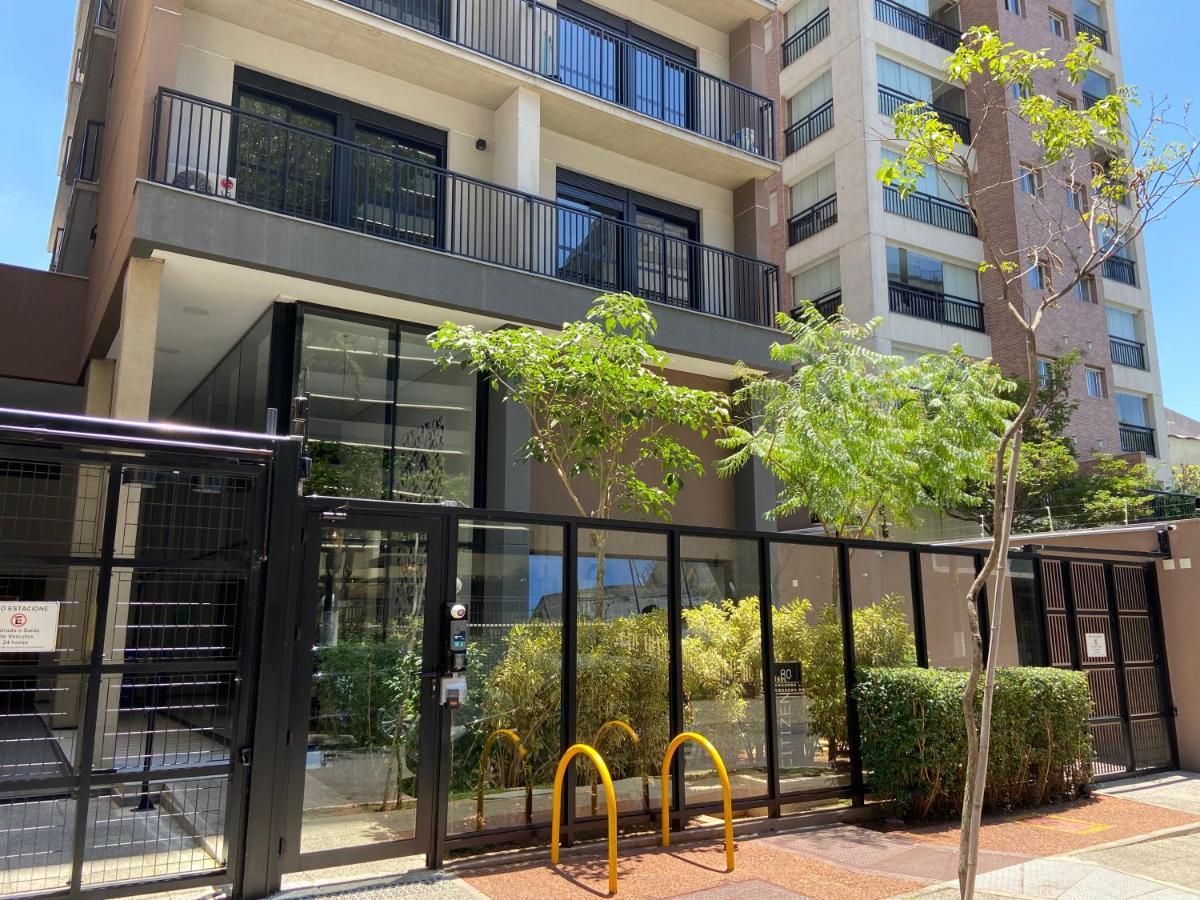 85 New W Balcony, Fast Wifi And Movie Screen! Apartamento São Paulo